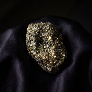 pyrite stone (raw)